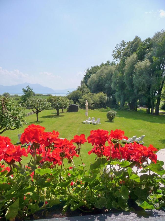 Hotel Garni - Chiemsee-Pension-Seebruck Seeon-Seebruck Exterior photo